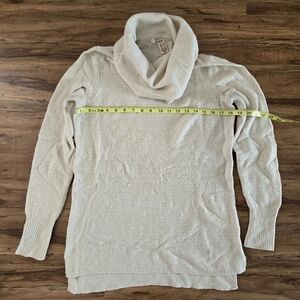 DKNY JEANS WOMENS SWEATER CREAM COLOR SIZE MEDIUM